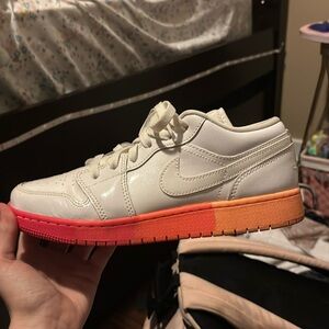 Jordan 1 low sunrise retro 6.5y(7.5 womens)